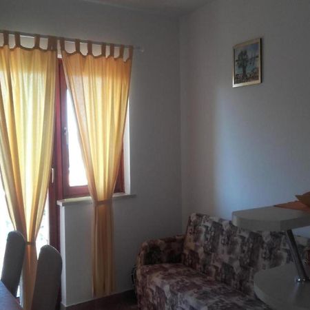 Apartments Smilje I Maslina Gornji Karin Szoba fotó