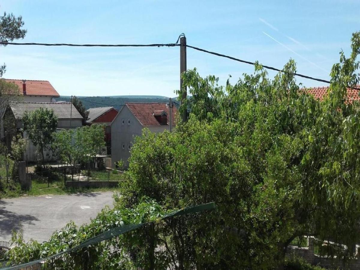 Apartments Smilje I Maslina Gornji Karin Kültér fotó