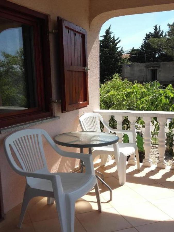 Apartments Smilje I Maslina Gornji Karin Kültér fotó