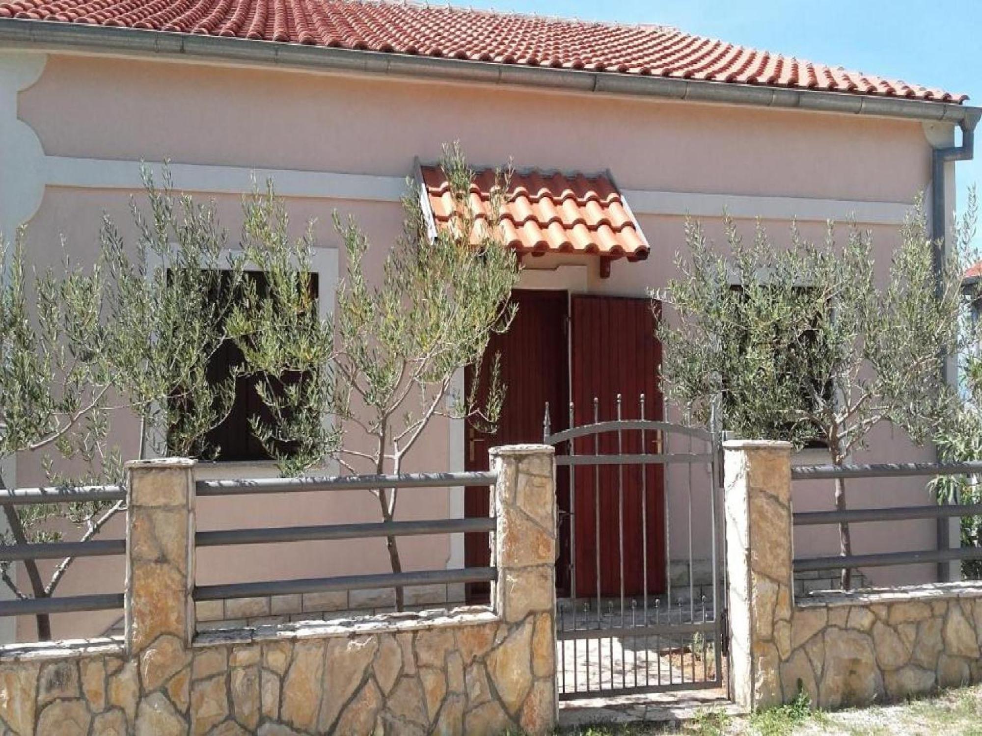 Apartments Smilje I Maslina Gornji Karin Szoba fotó